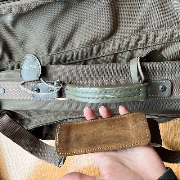 Tumi luggage set: garment bag and weekender duffel bag canvas leather trim - Picture 3 of 13